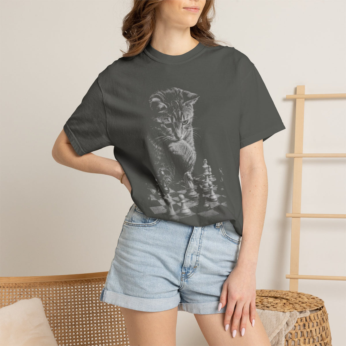 Cat Playing Chess Shirt – Funny Chess Lover Comfort Colors Graphic Tee